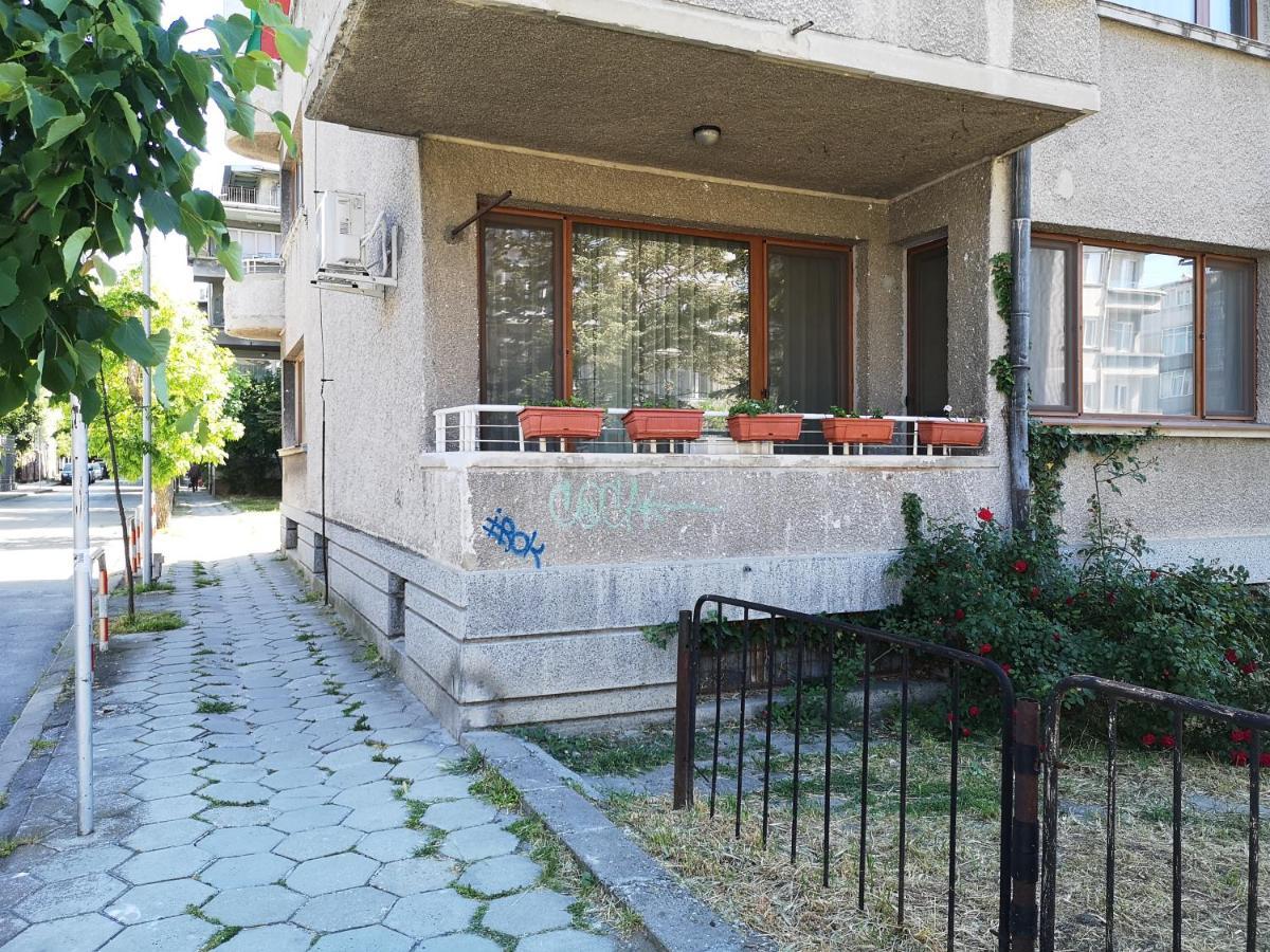 Central Varna Apartment - Lets4Holiday Exteriör bild