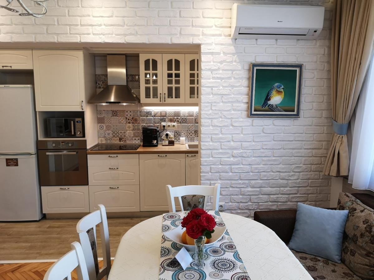 Central Varna Apartment - Lets4Holiday Exteriör bild