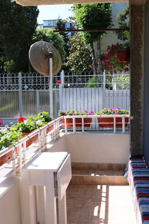 Central Varna Apartment - Lets4Holiday Exteriör bild