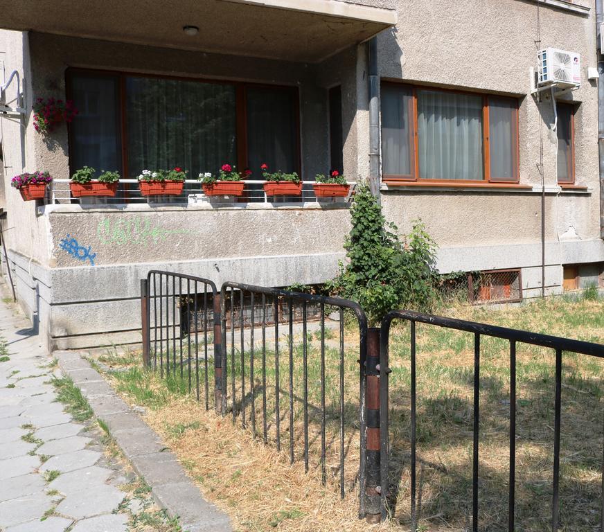 Central Varna Apartment - Lets4Holiday Exteriör bild