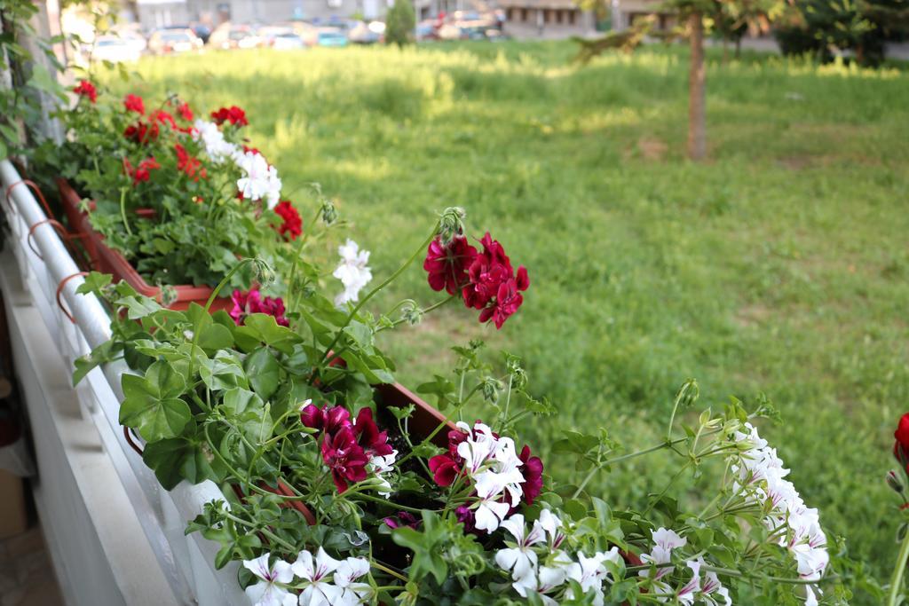 Central Varna Apartment - Lets4Holiday Exteriör bild