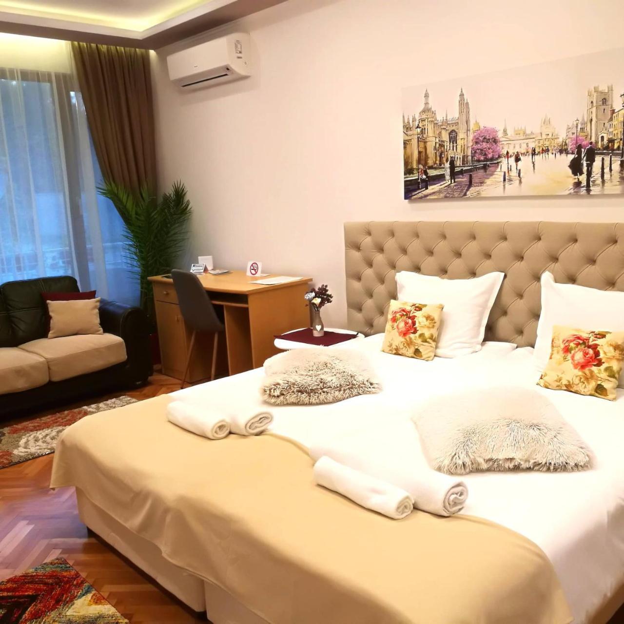 Central Varna Apartment - Lets4Holiday Exteriör bild