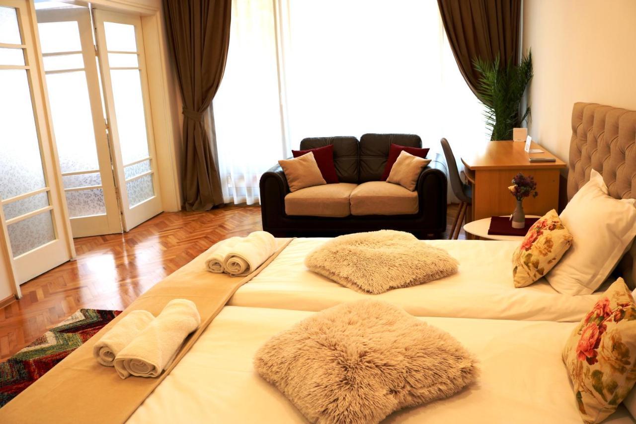 Central Varna Apartment - Lets4Holiday Exteriör bild