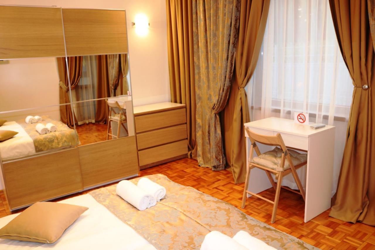 Central Varna Apartment - Lets4Holiday Exteriör bild