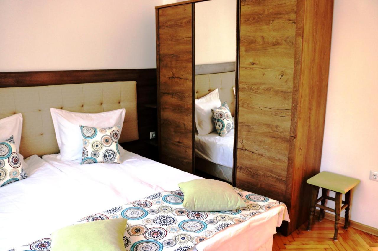 Central Varna Apartment - Lets4Holiday Exteriör bild