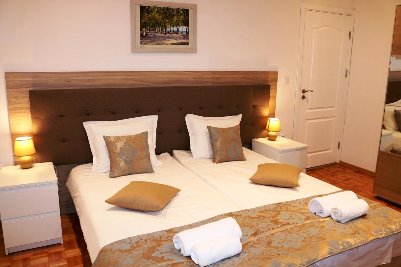 Central Varna Apartment - Lets4Holiday Exteriör bild
